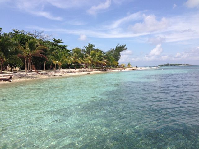 Tour 10: Snorkeling or Diving in Zapotillos Cayes, Belize