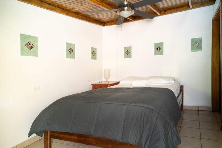 Double Bed w/ Private Bath — H6